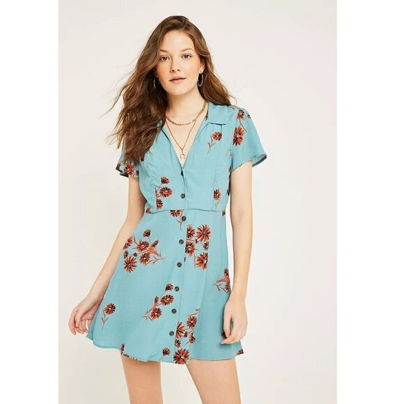 URBAN Outfitters Blue Mallory Floral Button-Through Mini Dress Size Small - Picture 1 of 9